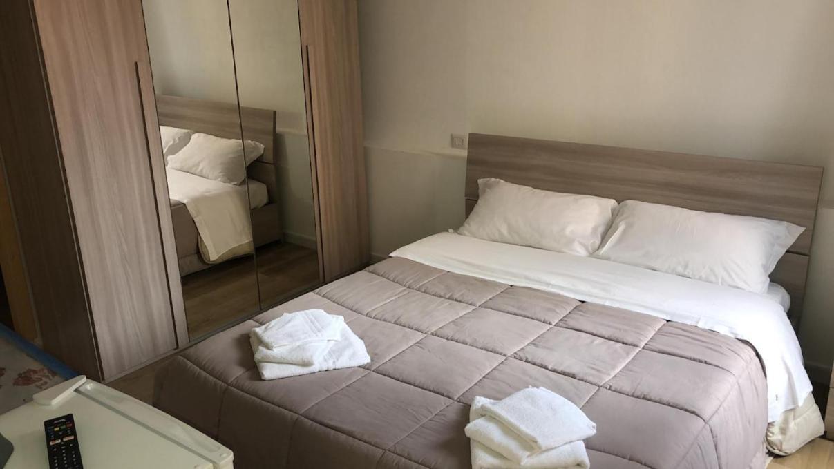 Locanda Genovese 20 La Maddalena  Kültér fotó