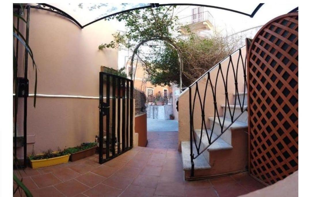 Locanda Genovese 20 La Maddalena  Kültér fotó